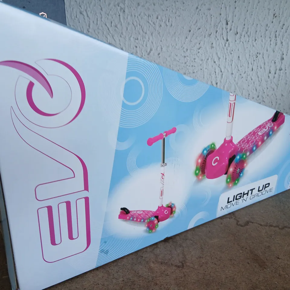 LIGHT UP MOVE 'N GROOVE SCOOTER – PINK RIDE-ON TOY (AGES 3+)