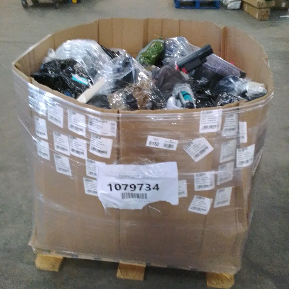 PALLET OF APPROXIMATELY 22 UNPROCESSED RAW RETURN HOUSEHOLD AND ELECTRICAL GOODS TO INCLUDE;