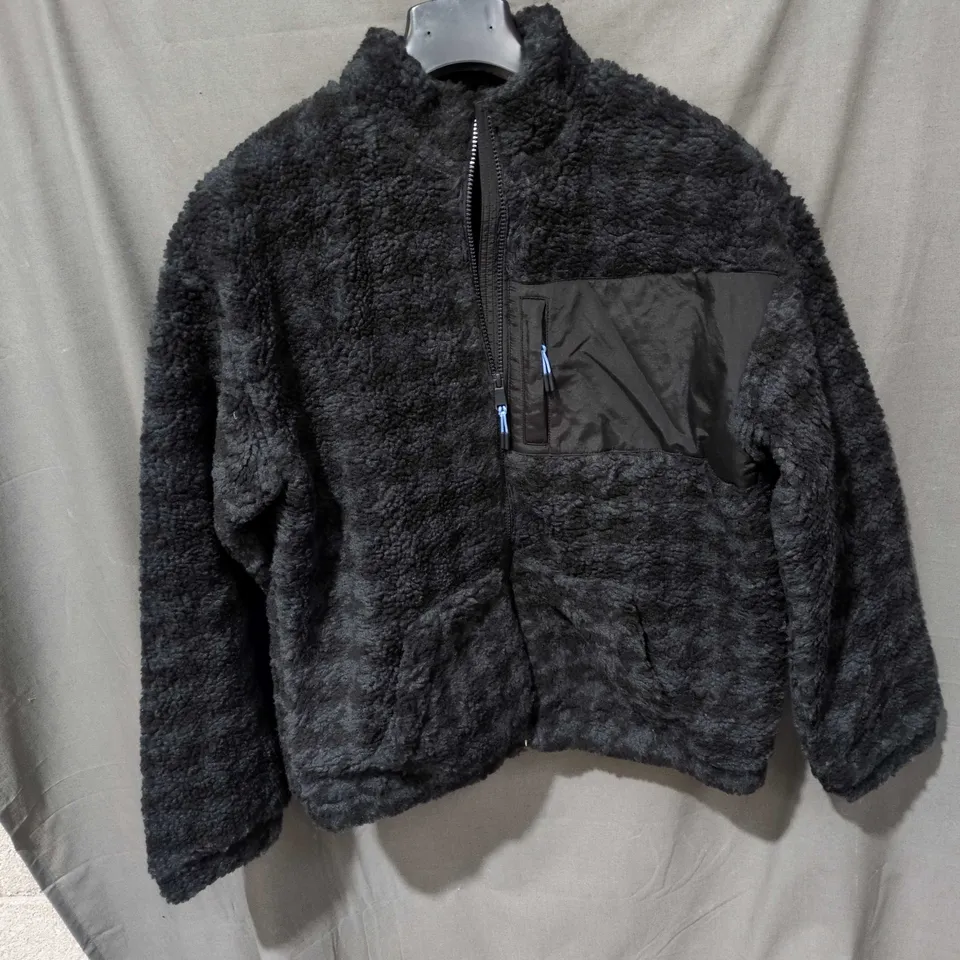 BOX OF APPROXIMATELY 20 ASSORTED CLOTHING ITEMS TO INCLUDE: FLUFFY COAT AND SMART TROUSERS