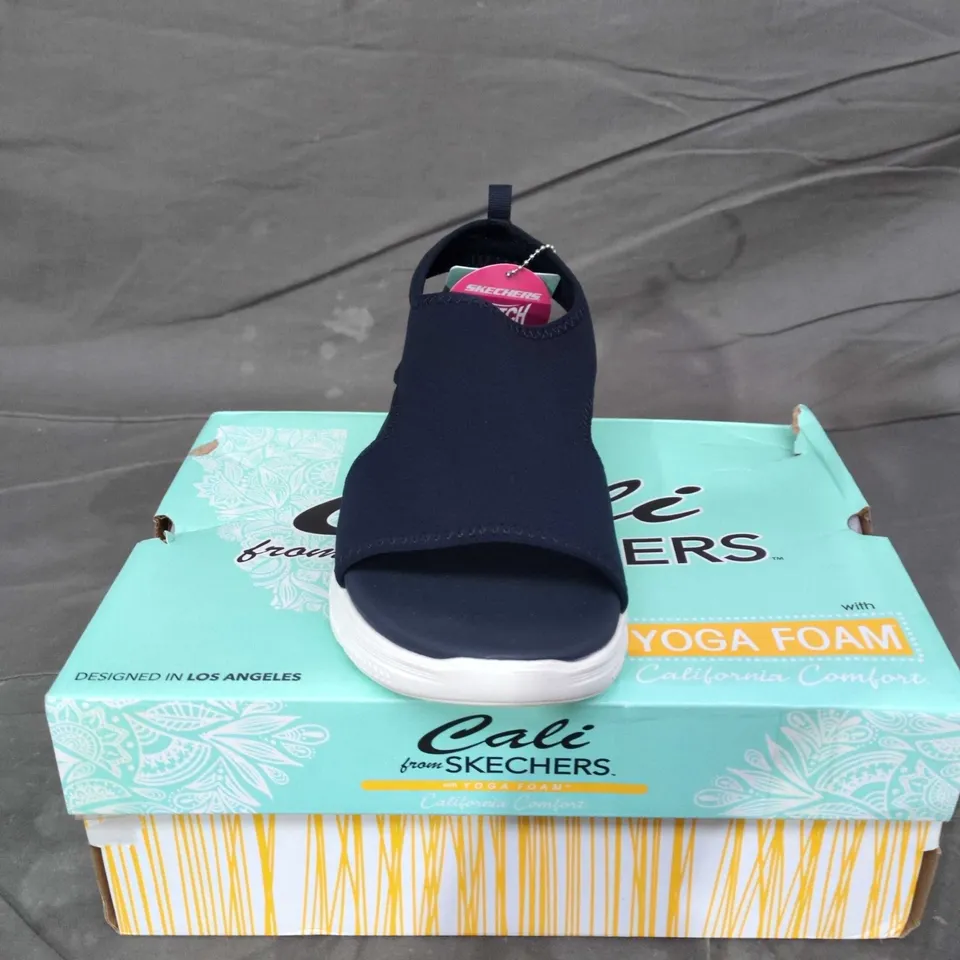 BOXED SKECHERS CALI NAVY SLIP-ON SANDALS – WOMEN'S, SIZE 7 (US) – YOGA FOAM