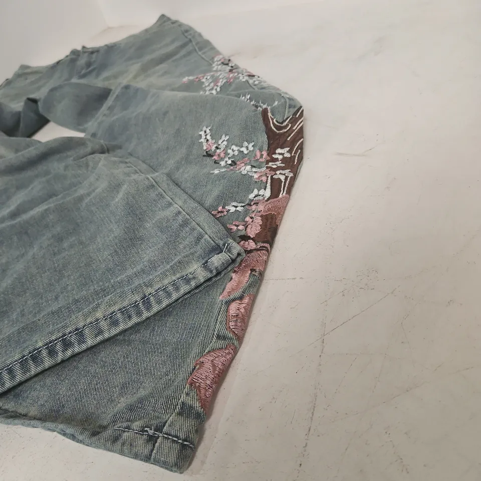 Women's Denim Jeans with Floral Embroidery