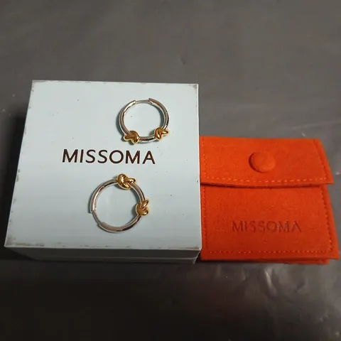 MISSOMA TWO-TONE HOOP EARRINGS WITH KNOT DETAIL – SILVER & GOLD (PAIR)