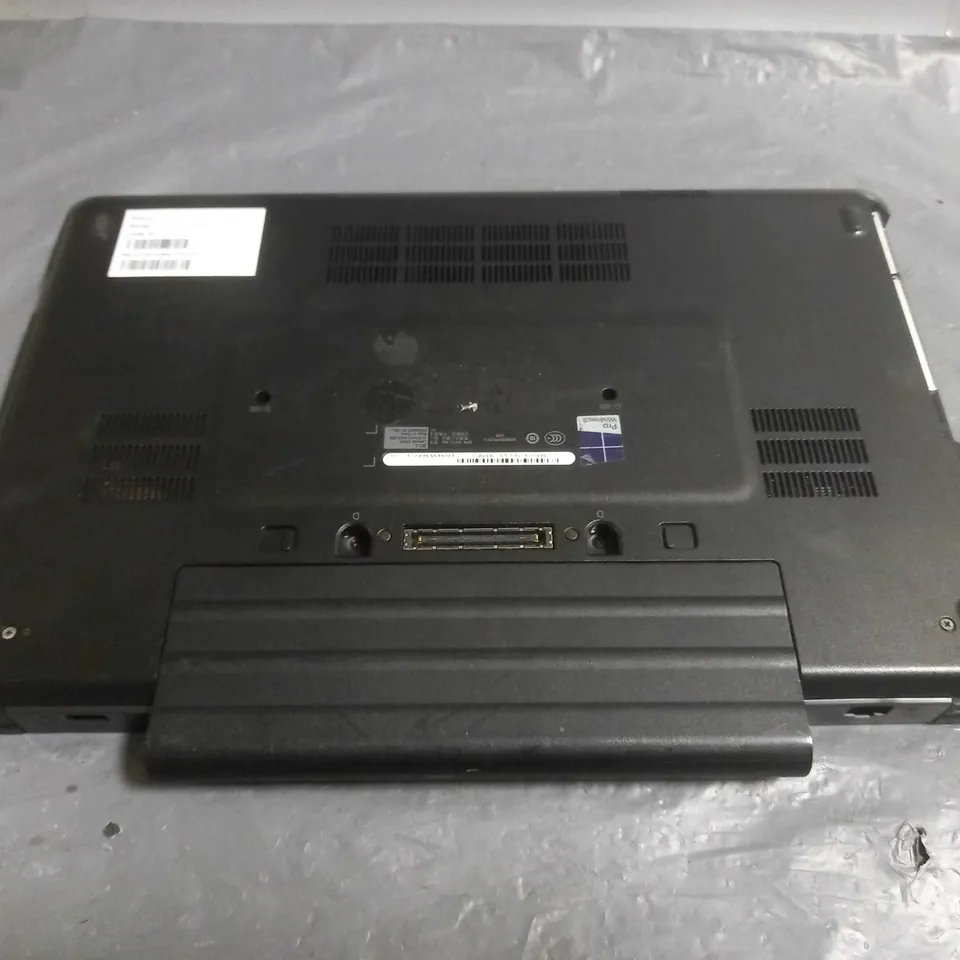 DELL LATITUDE E5540  LAPTOP
