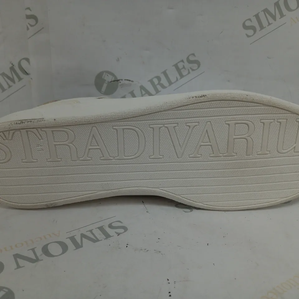 STRADIVARIUS WHITE LOW TRAINERS - UK 8