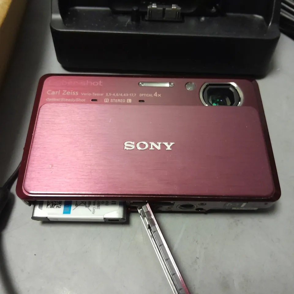 SONY CYBER-SHOT DIGITAL STILL CAMERA