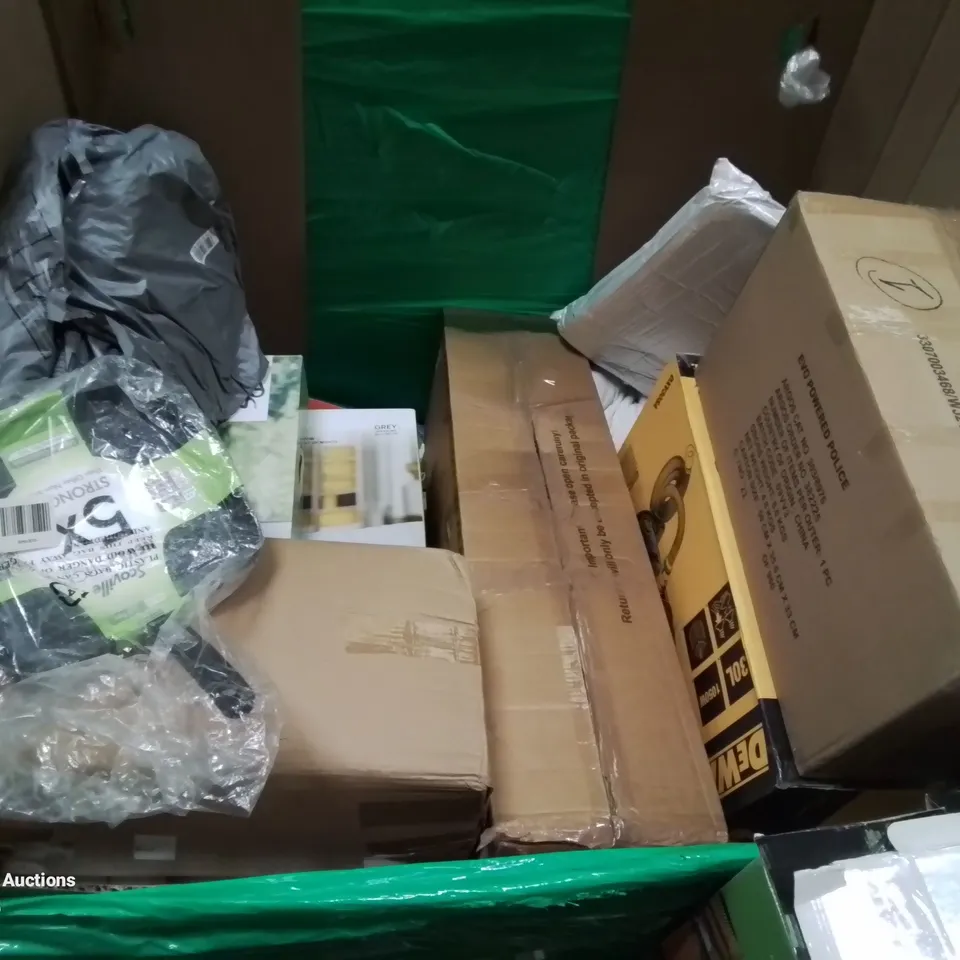 PALLET CONTAINING VARIOUS BOXED HOUSEHOLD ITEMS TO INCLUDE: AIR FRYER OVEN, STEAM CLEANER,  OIL FILLED RADIATOR,  HAND TOWEL V-FOLD, DEWALT VACUUM AND LOTS MORE UNMARKED BOXED ITEMS.