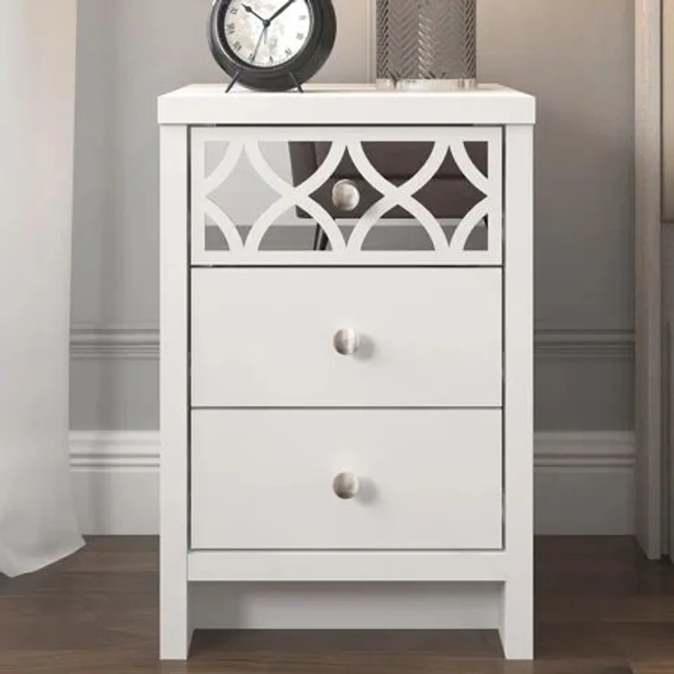BOXED IRISVIBE 3 DRAWER BEDSIDE TABLE - WHITE (1 BOX)