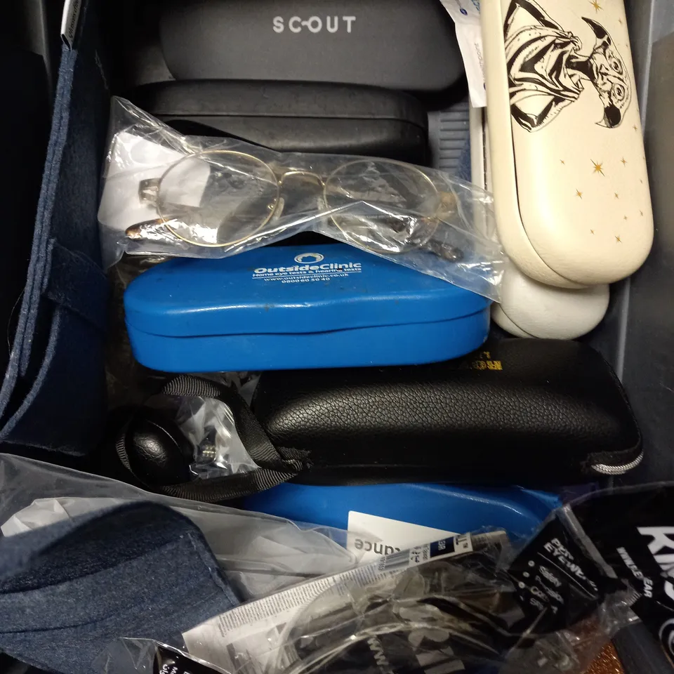 APPROXIMATELY 20 ASSORTED SPECTACLES/SUNGLASSES FROM VARIOUS BRANDS  