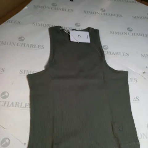 MEDIUM GYMSHARK TANK TOP 