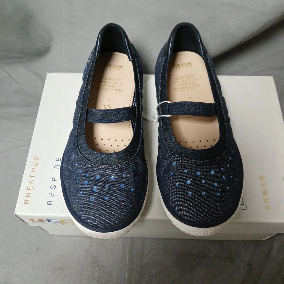 GEOX RESPIRA KIDS NAVY VELCRO SHOES – UK 12.5 (EU 31)