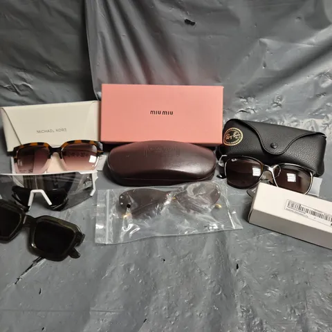 APPROXIAMTELY 15 ASSORTED SUNGLASSES/SPECTACLES IN VARIOUS DESIGNS TO INCLUDE MICHAEL KORS, MIU MIU, RAY-BAN, ETC