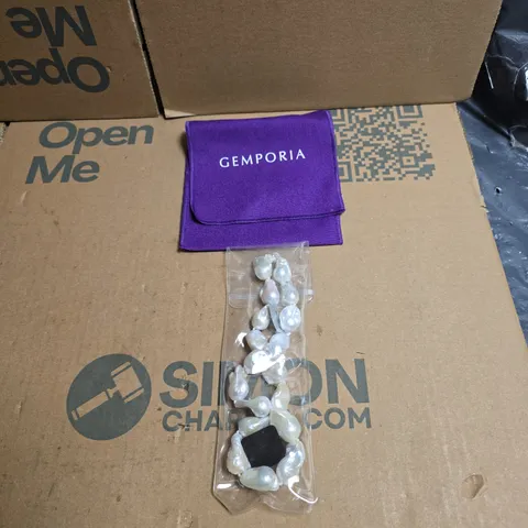 GEMPORIA PEARL BRACELET SET WITH BOX AND PURPLE POUCH
