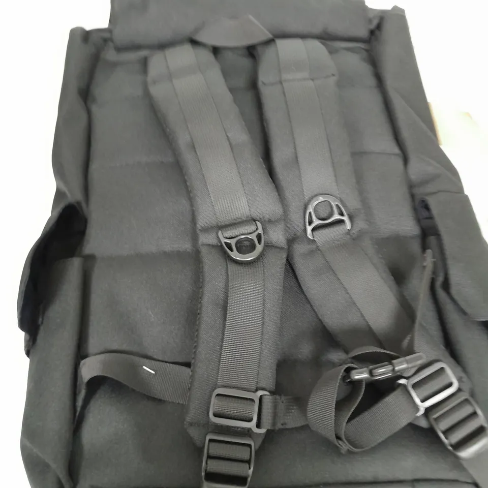 GUESS LOS ANGLES BLACK BACKPACK 
