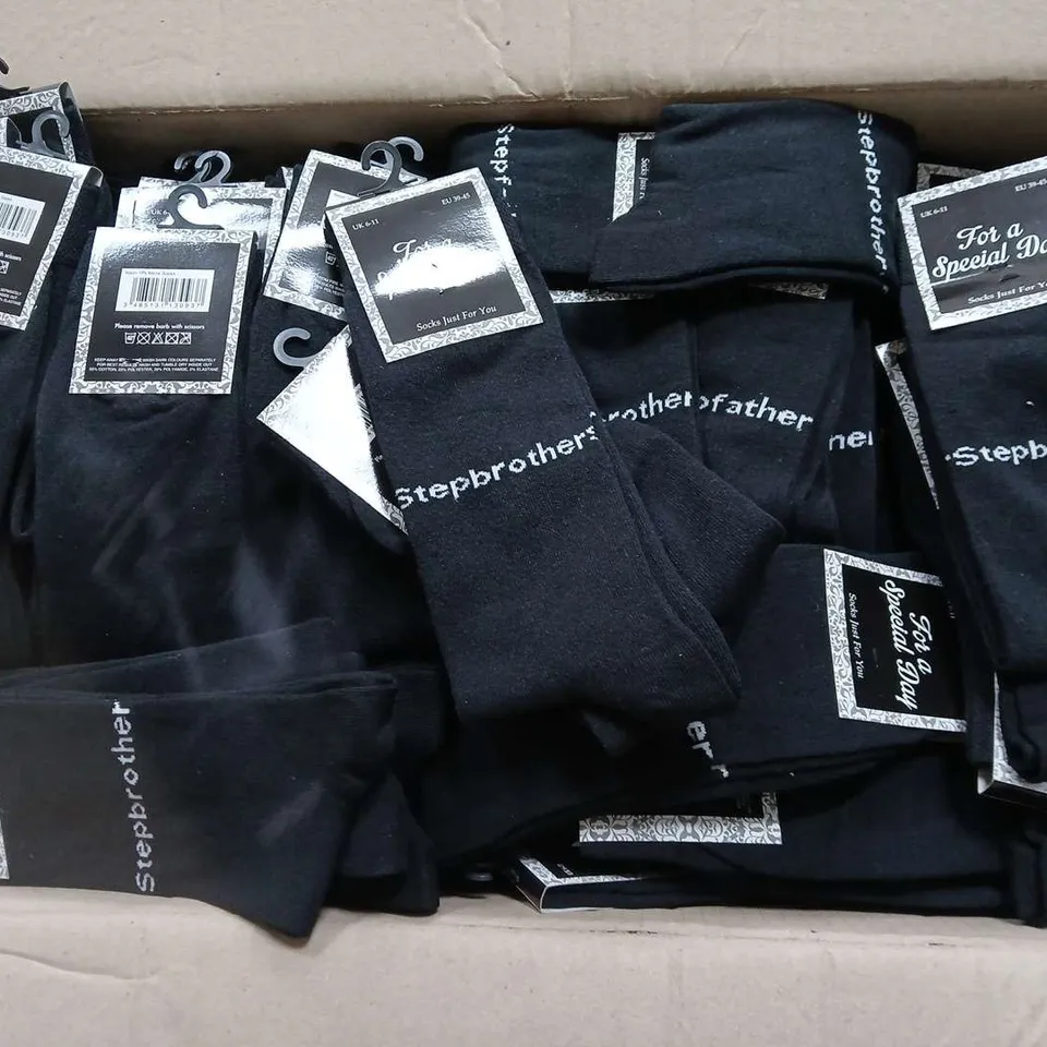 APPROXIMATELY 80 ASSORTED WEDDING SOCKS IN BLACK IN VARIOUS SIZES