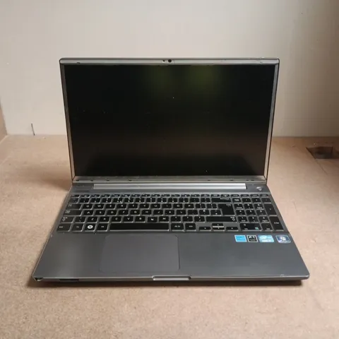 SAMSUNG SERIES 7 CHRONOS LAPTOP