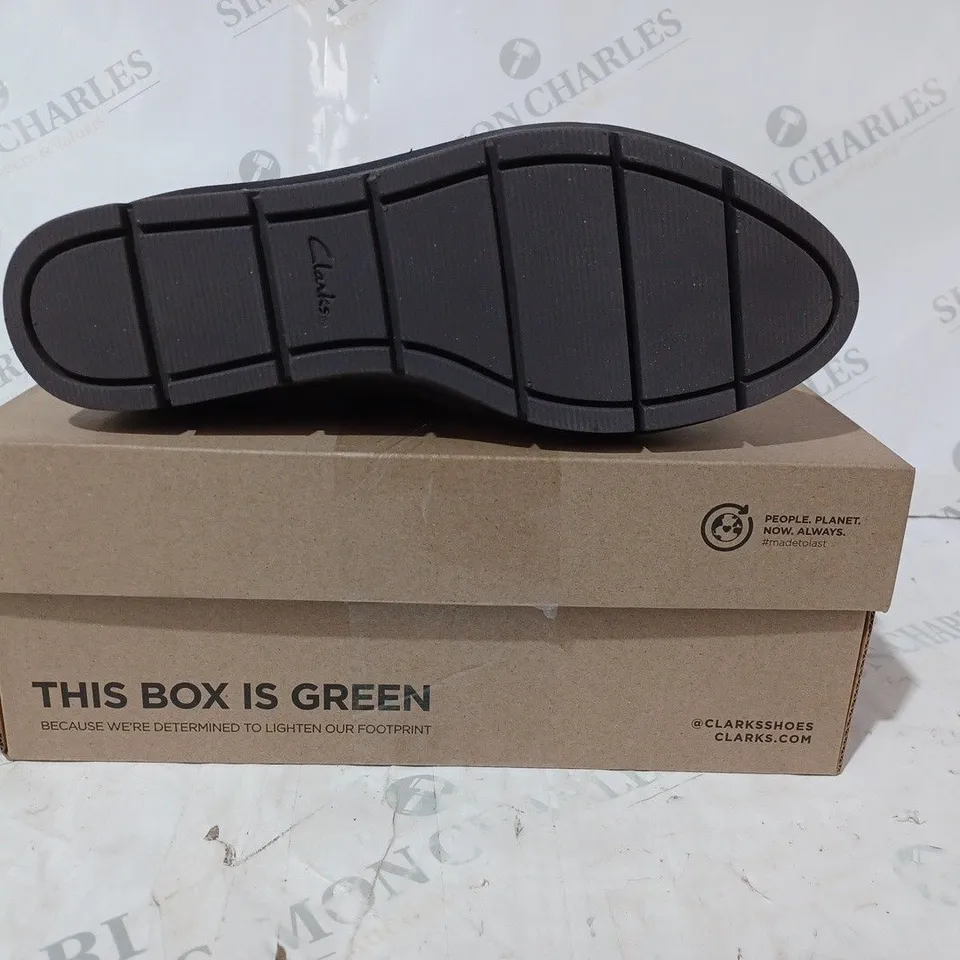 BOXED PAIR OF COLLECTION BY CLARKS AIRABELL MOVE SUEDE BOOTS IN PEBBLE COLOUR SIZE 6