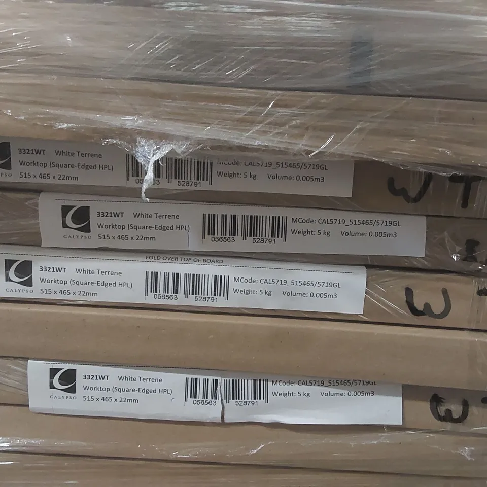 PALLET CONTAINING A LARGE QUANTITY OF ASSORTED WORKTOP PANELS