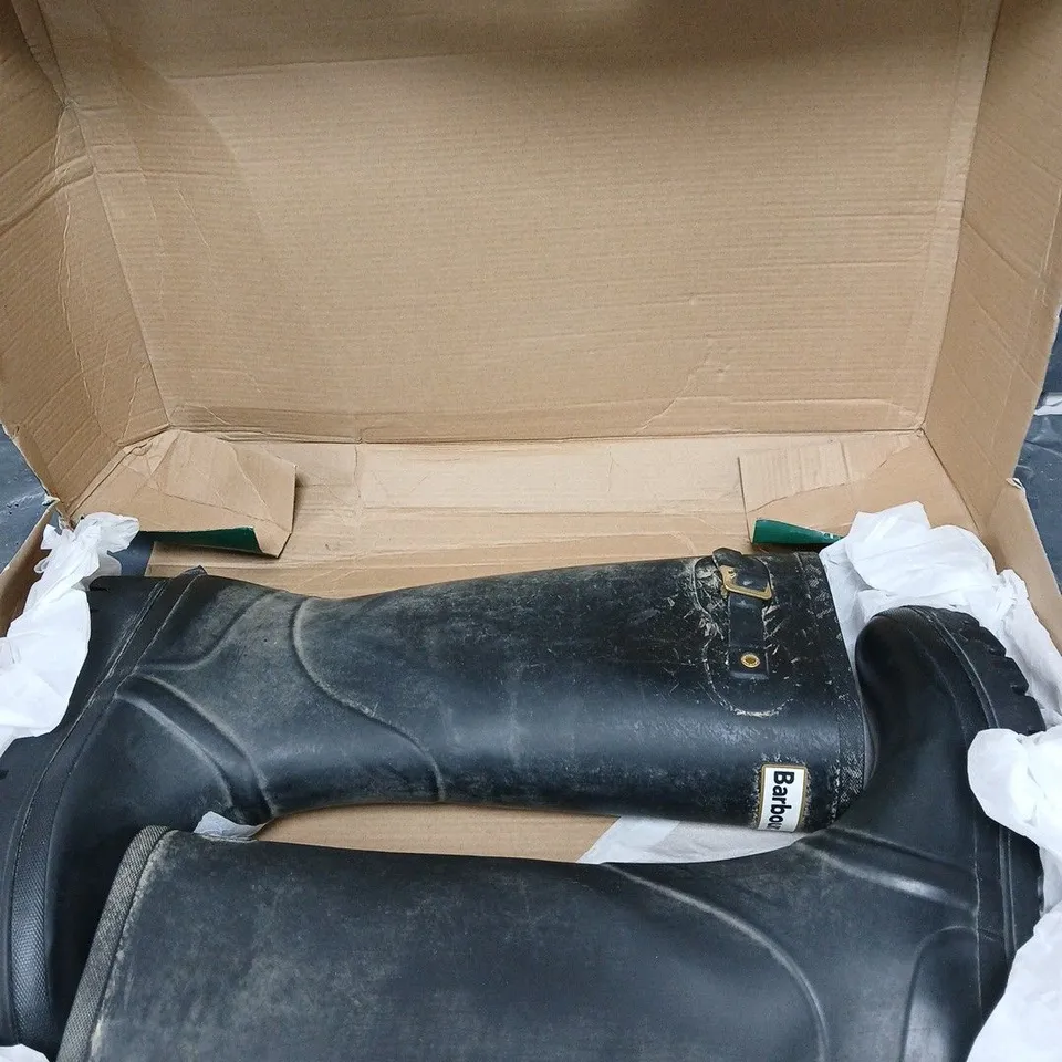 PAIR OF BARBOUR SNOWDON WELLINGTON BOOTS - 8