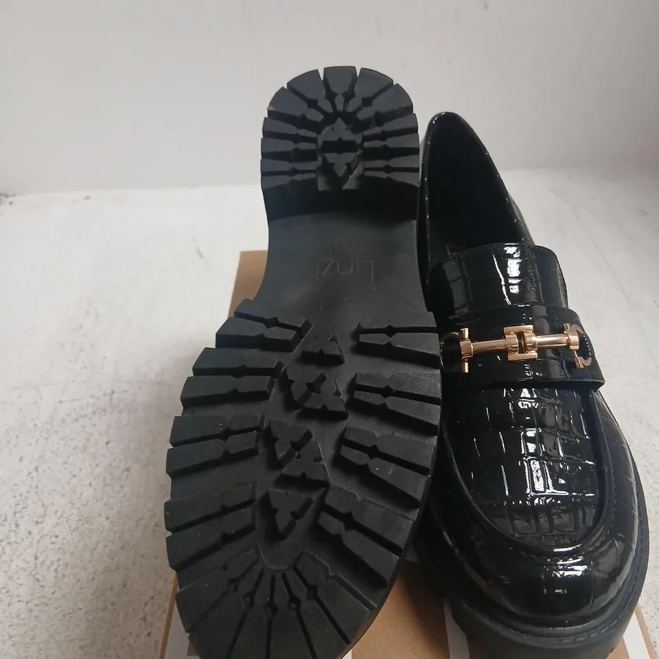 LINZI BLACK PATENT LEATHER LOAFERS WITH GOLD BUCKLE – WOMEN'S SIZE 7