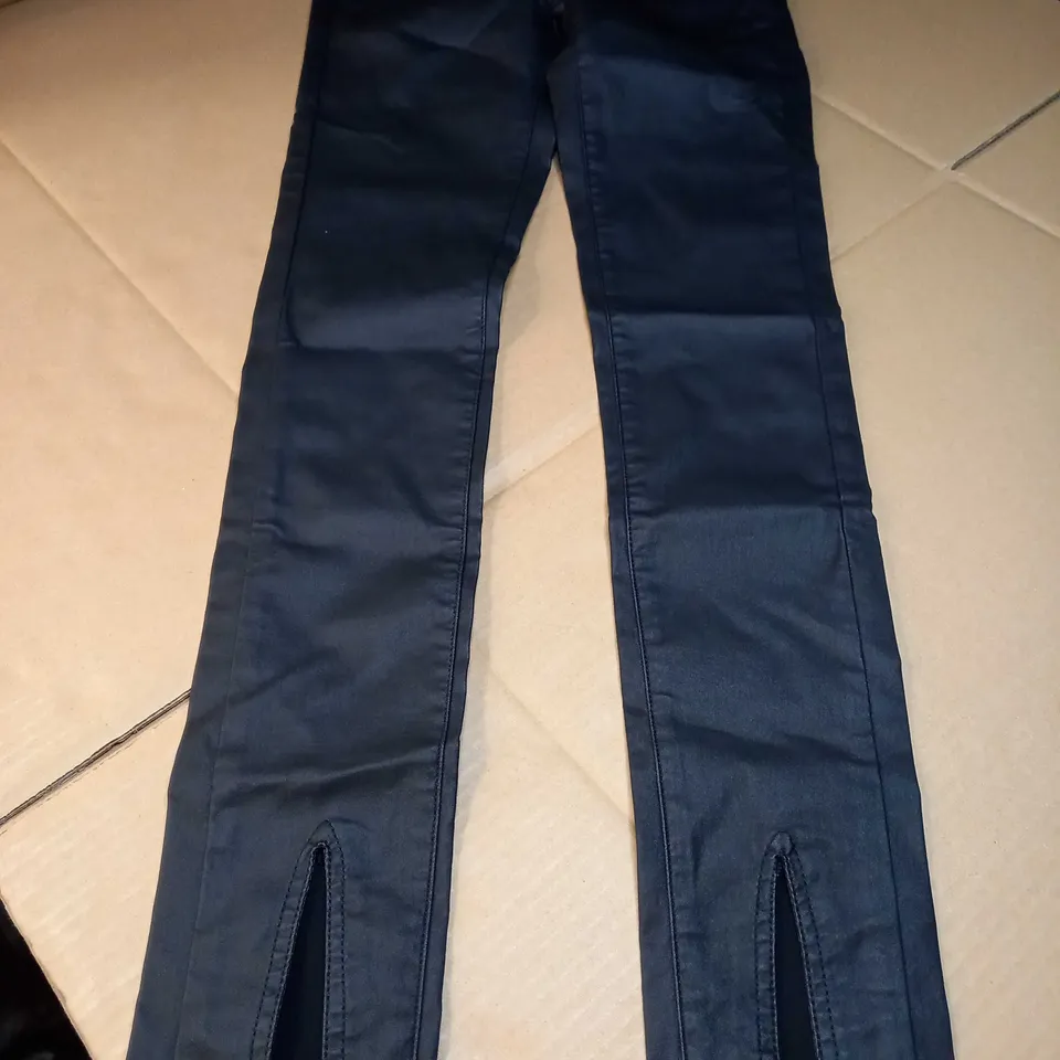 NASTY GAL BLACK PEITE COATED SPLIT FRONT JEANS - SIZE 6