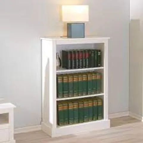 BOXED STANLEY 3 TIER WOODEN BOOKCASE IN WHITE (1 BOX)