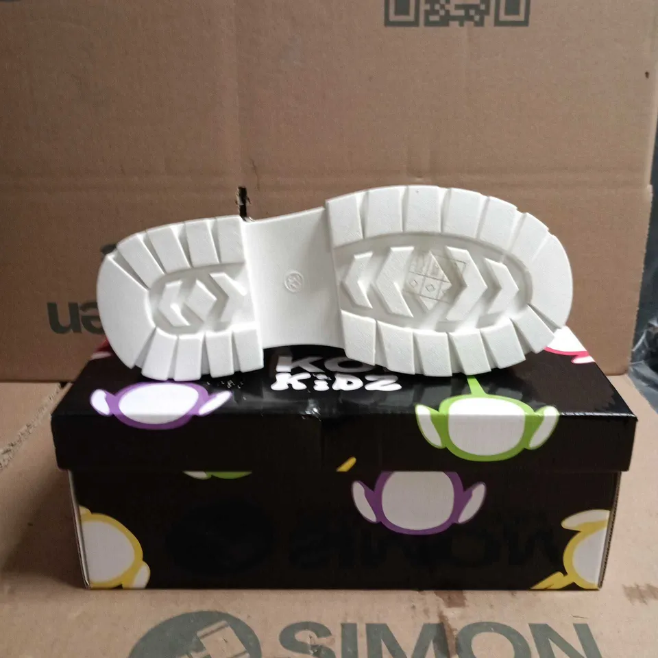 KOI KIDZ TELETUBBIES GLITTER TRUMPETS SANDALS WHITE MULTI SIZE 13