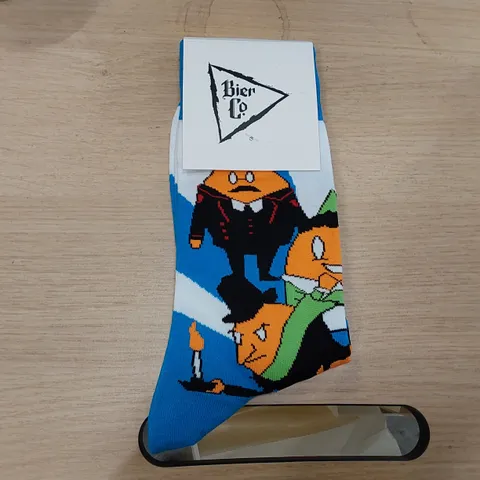 BOX OF APPROXIMATELY 360 PAIRS OF BRAND NEW BIER CO SOCKS (1 BOX)