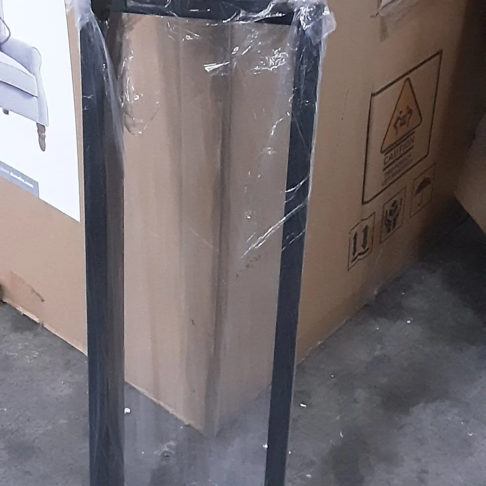 BOXED METAL FRAMES X 3 