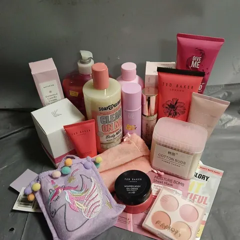 APPROXIMATELY 20 ASSORTED COSMETIC PRODUCTS INCLUDE - TED BAKER WHIPPED BODY OIL CREAM - JAPANFUSION CLEANSER - PHILIP KINGSLEY ELASTICIZER TREATMENT - ETC