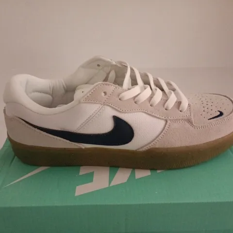 NIKE SB FORCE GREY/WHITE/BLUE UK 8.5 BOXED