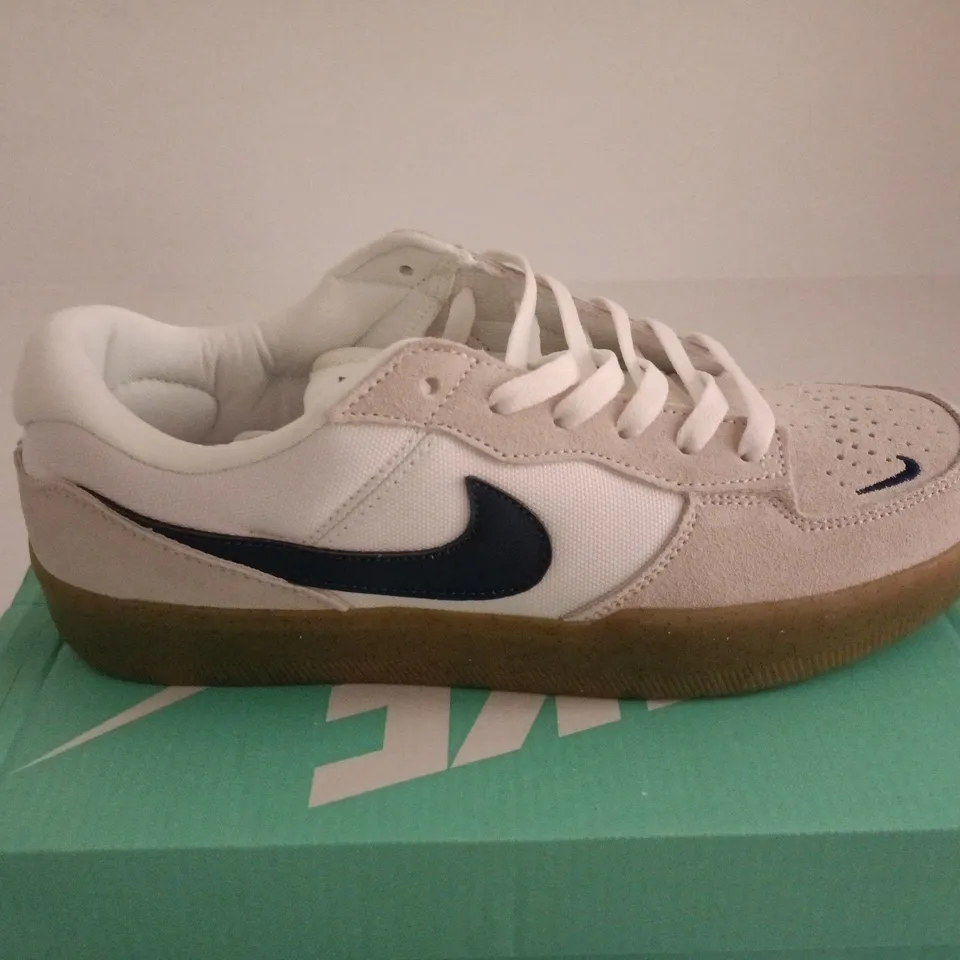NIKE SB FORCE GREY/WHITE/BLUE UK 8.5 BOXED