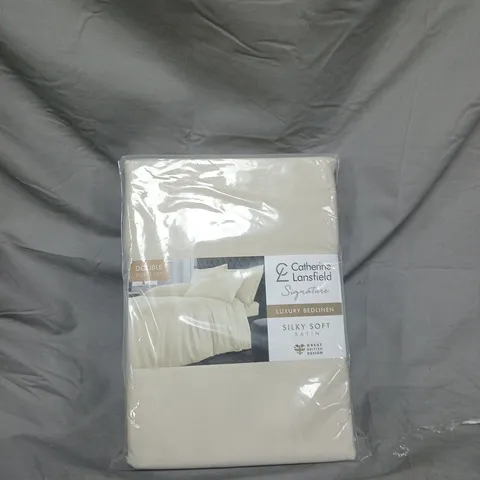 BOX OF APPROXIMATELY 5 CATHERINE LANSFIELD BEDDING PRODUCTS(ASSORTED COLORS AND SIZES) TO INCLUDE: BEDDING AND SHERPA BEDDING