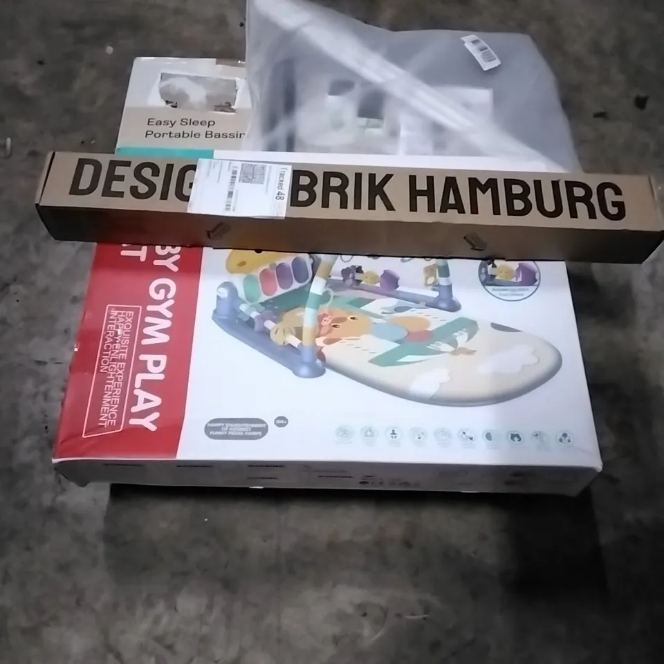 PALLET CONTAINING VARIOUS ASSORTED HOUSEHOLD ITEMS TO INCLUDE: BABY GYM PLAY MAT, EASY SLEEP PORTABLE BASSINET, BLACKMOUT BLINDS, CHINESE SKY LANTERNS ETC...