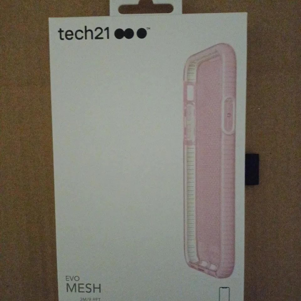 LOT OF APPROXIMATELY 79 BRAND NEW BOXED TECH 21 EVO MESH CASE WITH 9.9FT 3-LAYER DROP PROTECTION FOR IPHONE X T21-5937 PINK 