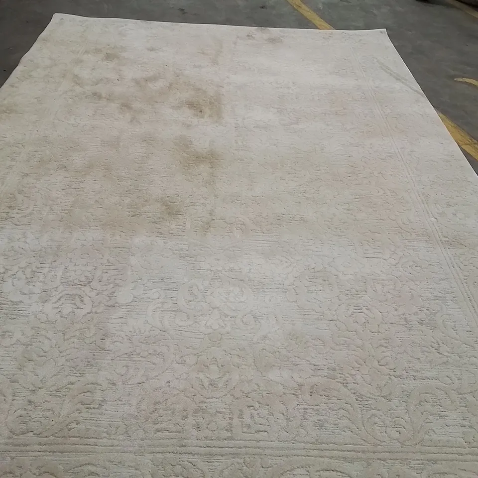 QUALITY DESIGNER AREA RUG APPROXIMATELY 300X190CM