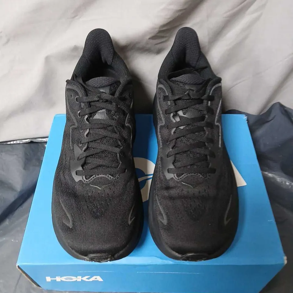 HOKA CLIFTON 10 – MEN'S RUNNING SHOES, BLACK, UK 8