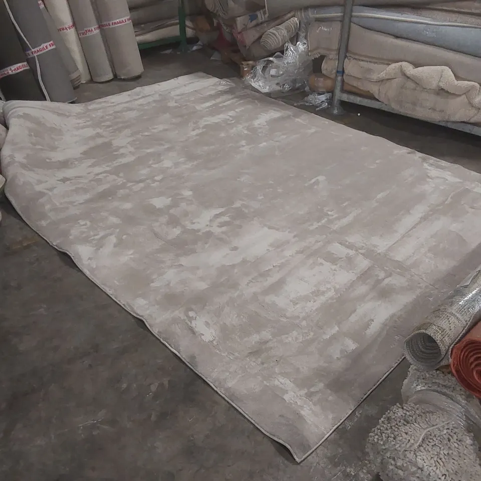 QUALITY DESIGNER FLUFFY RUG - APPROXIMATELY 330 x 240cm