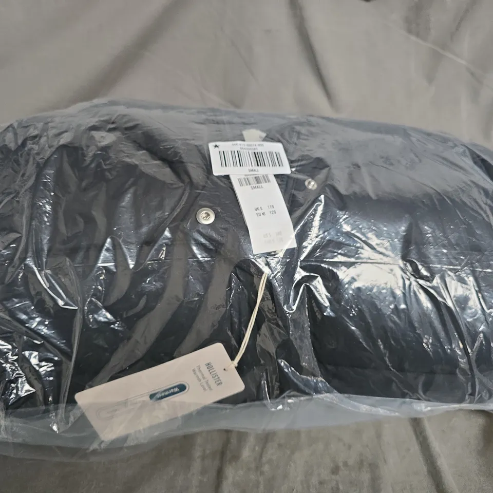 HOLLISTER THERMAL JACKET – SMALL 