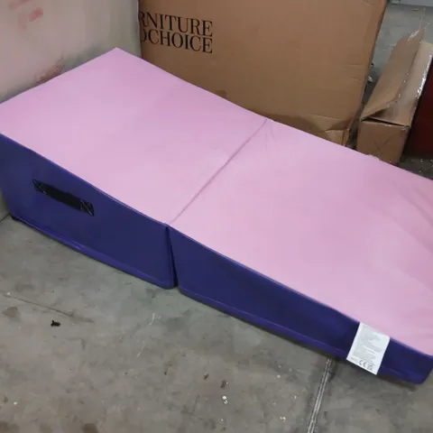 FOLDING GYMNASTICS TUMBLING MAT