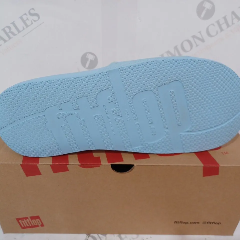 BOXED PAIR OF FITFLOP IQUISHION SLIDES IN SKY BLUE - UK 7