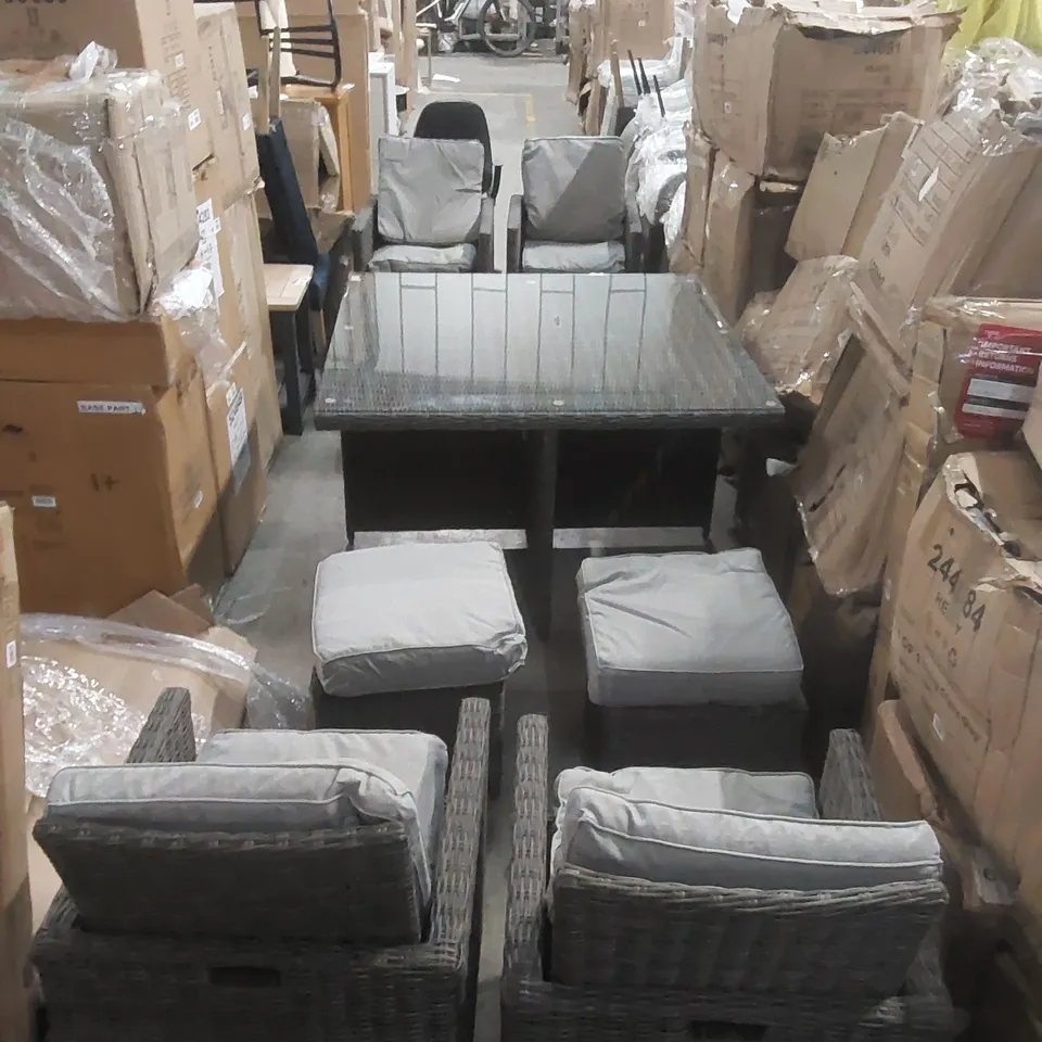 DESIGNER 8-PERSON GARDEN DINING SET