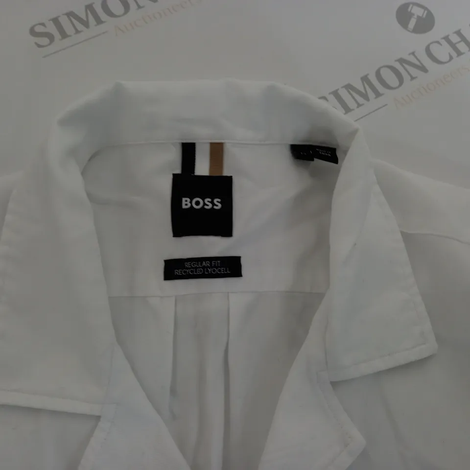 HUGO BOSS REGULAR FIT WHITE SHIRT - M