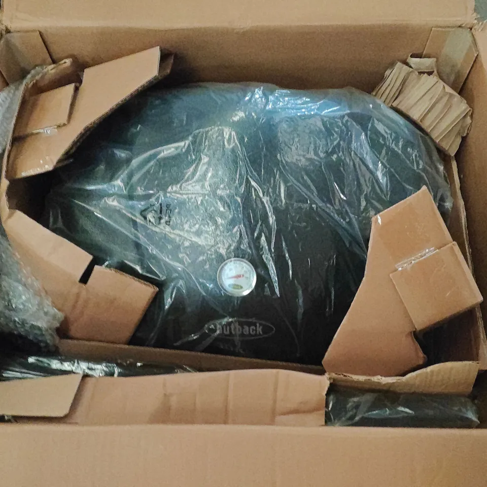 BOXED OUTBACK MERCURY OMEGA 250 GAS BARBECUE - 1 BOX