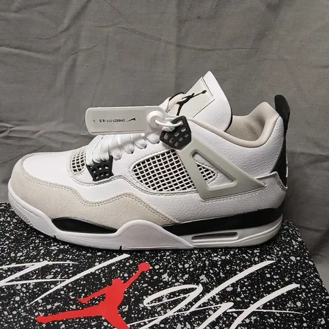 AIR JORDAN 4 RETRO – WHITE/BLACK-NEUTRAL GREY, UK 8.5 (US 9.5)