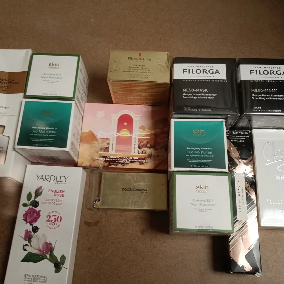 APPROXIMATELY 29 ASSORTED HEALTH & BEAUTY: TO INCLUDE; YARDLEY, CHARLIE, DOLCE AND GABBANA, MAC AND ELIZABETH ARDEN