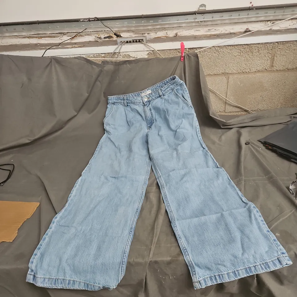 DENIM JEANS – LIGHT WASH, WIDE-LEG SIZE EU 40