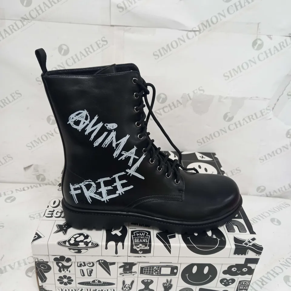 BOXED PAIR OF KOI FOOTWEAR THE STATEMENT ANIMAL FREE MENS MILITARY BOOTS - SIZE 10