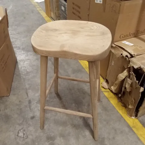 LILY BAR STOOL
