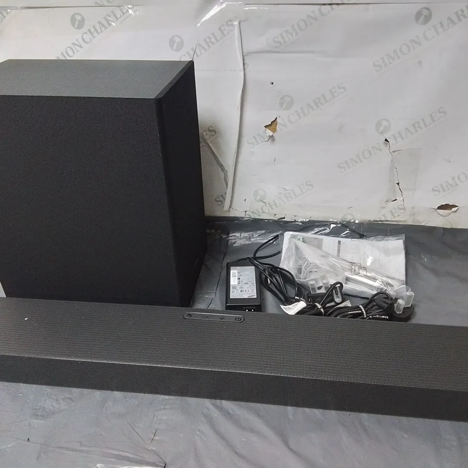 SAMSUNG HW-Q600 SOU DBAR AND SUBWOOFER