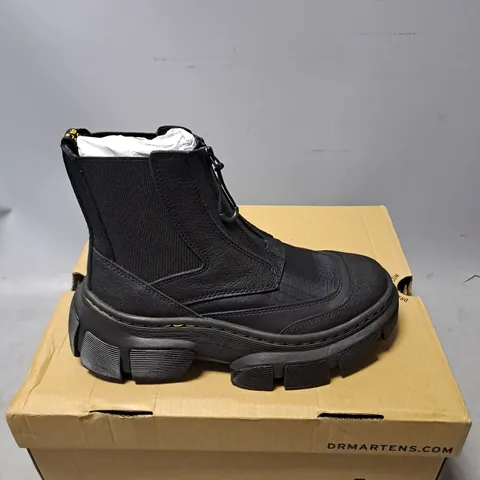 BOXED PAIR OF DR MARTENS LUNAR SORENTO RUBBER GRAINED LEATHER BOOTS IN BLACK SIZE 4